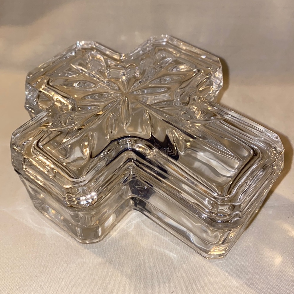 NEW Mikasa Glass Keepsake Cross